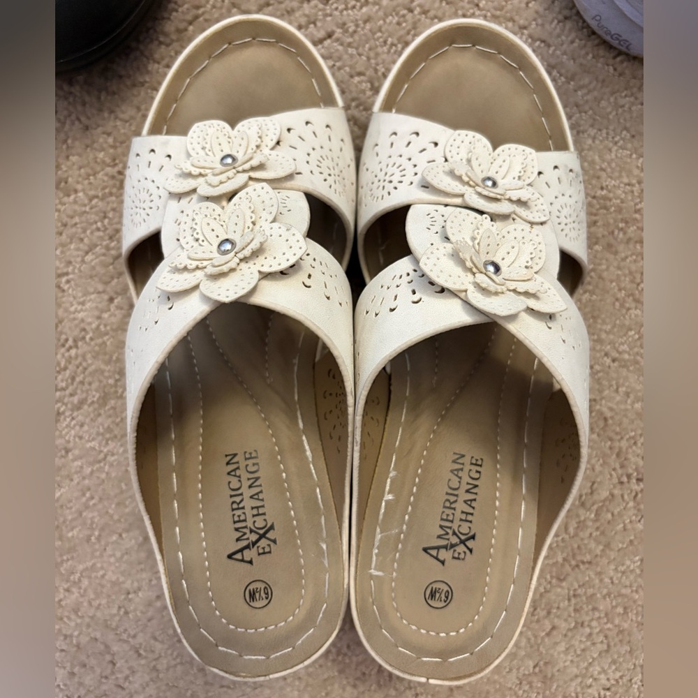 American Exchange Women's Cream Floral Slide Sandals Platform